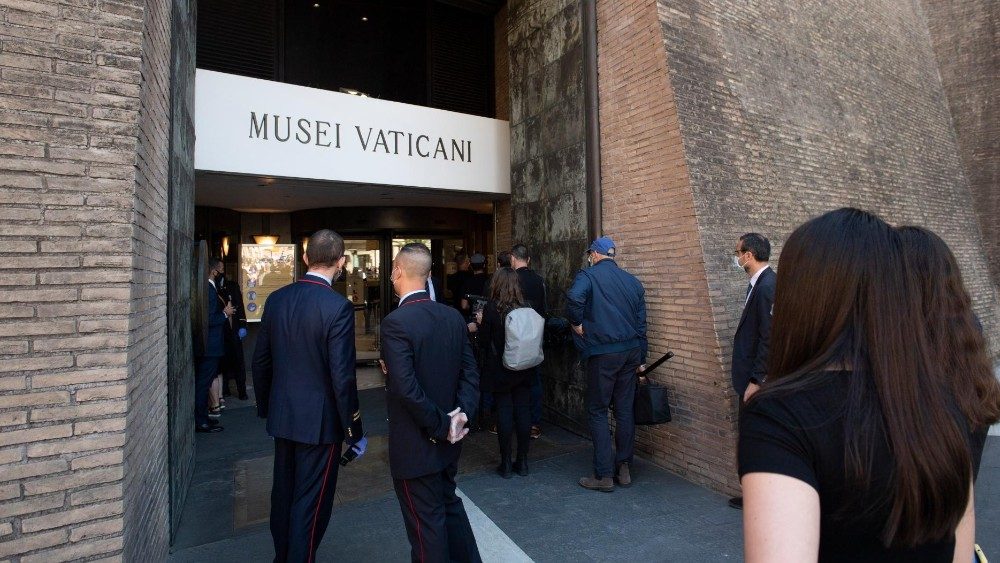 Reabrem os Museus Vaticanos: um dia de festa para famílias e grupos romanos