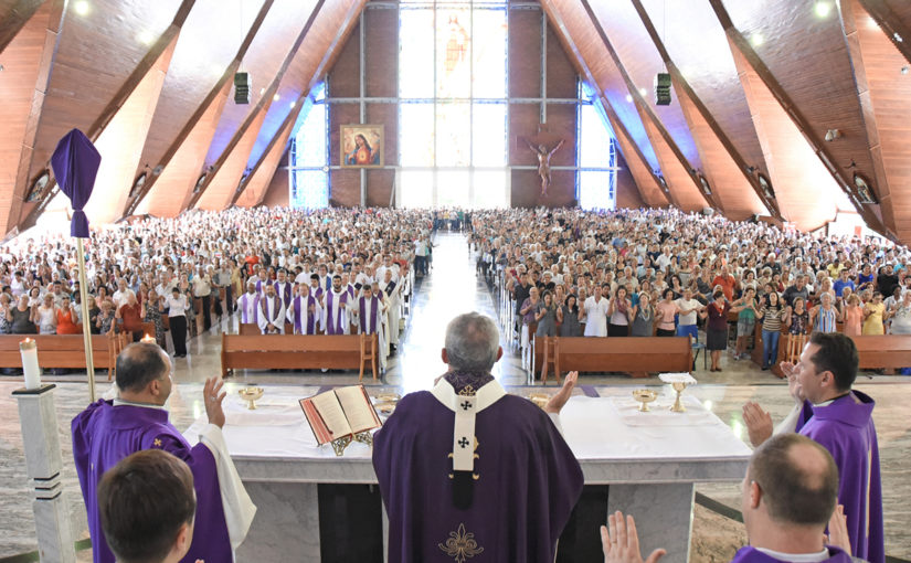Missa de Cinzas na Catedral abre Quaresma e Campanha da Fraternidade na arquidiocese