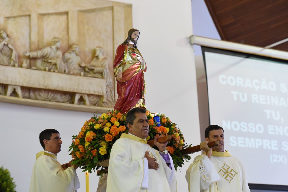 Arquidiocese celebra o padroeiro Sagrado Coração de Jesus na Catedral